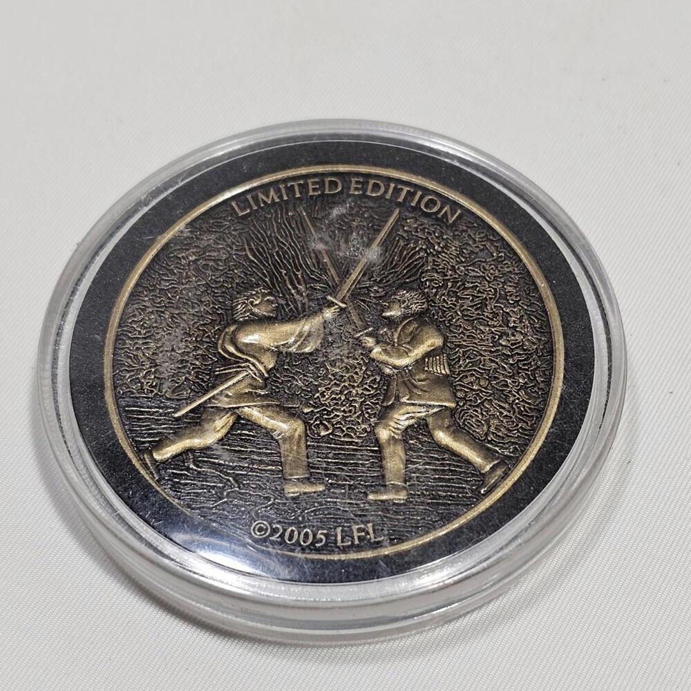 Vintage Star Wars Episode 3 Limited Edition Commemorative Coin in Case - Picture 3 of 4